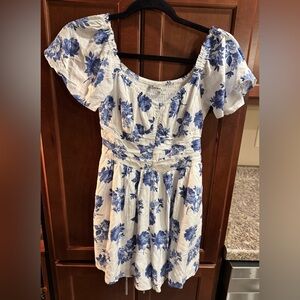 Hollister romper size small NWT